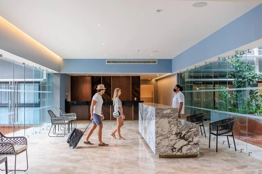 Casa Camaleon Luxury Condominium. Sea Views. Pools Playa del Carmen